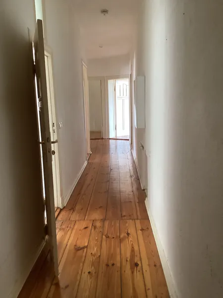 Renovieren ganz nach Ihrem Geschmack - 3-Zimmer-Wohnung in Adlershof mit Balkon — photo 1